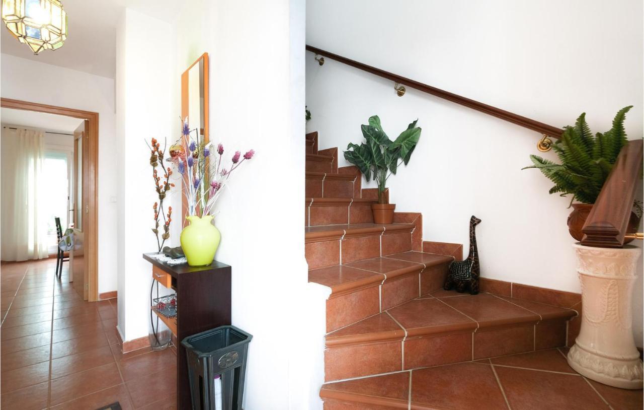 3 Bedroom Awesome Home In Ла-Альгаба Экстерьер фото